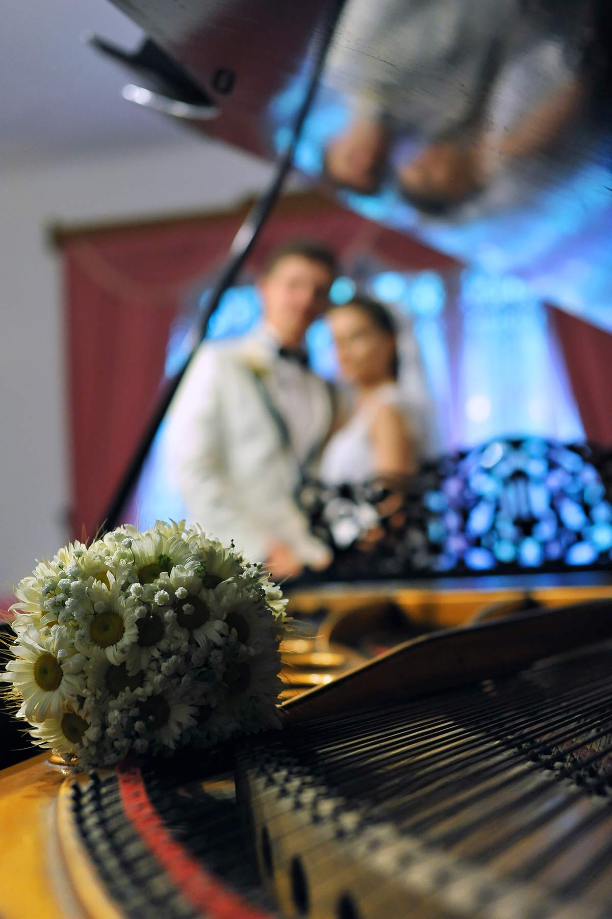 Servicii foto-video in Targu Neamt | Fotografie si filmare video de nunta in Targu Neamt | Nunta la Casa Arcasului | Sedinta foto la Cetatea Neamtului